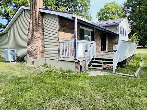 4th image of 3639 N Main St