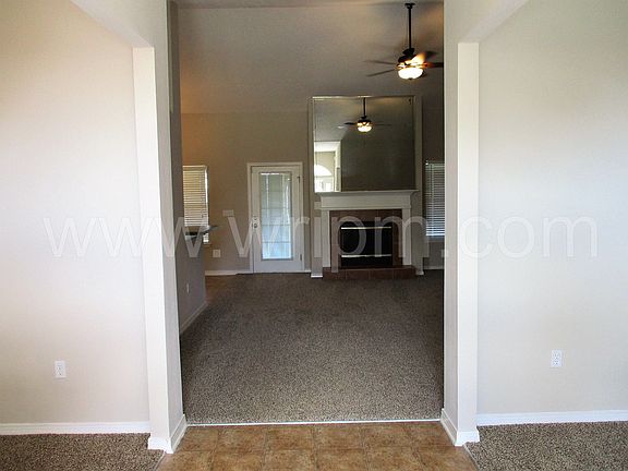 2nd image of 3245 Silverado Cir