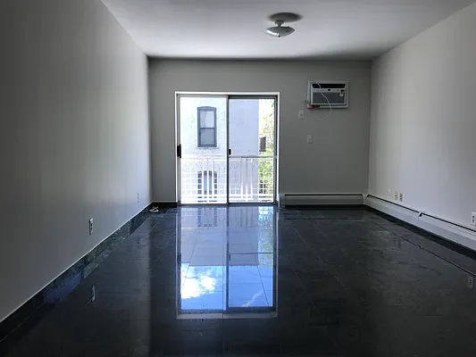 Rented by Metroline Realty | media 1