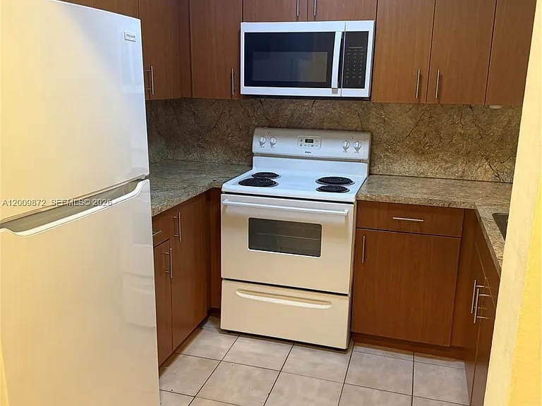 8185 NW 7th St #209 — Photo 3