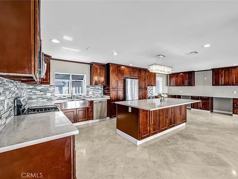 2751 San Carlos Ln — Photo 8