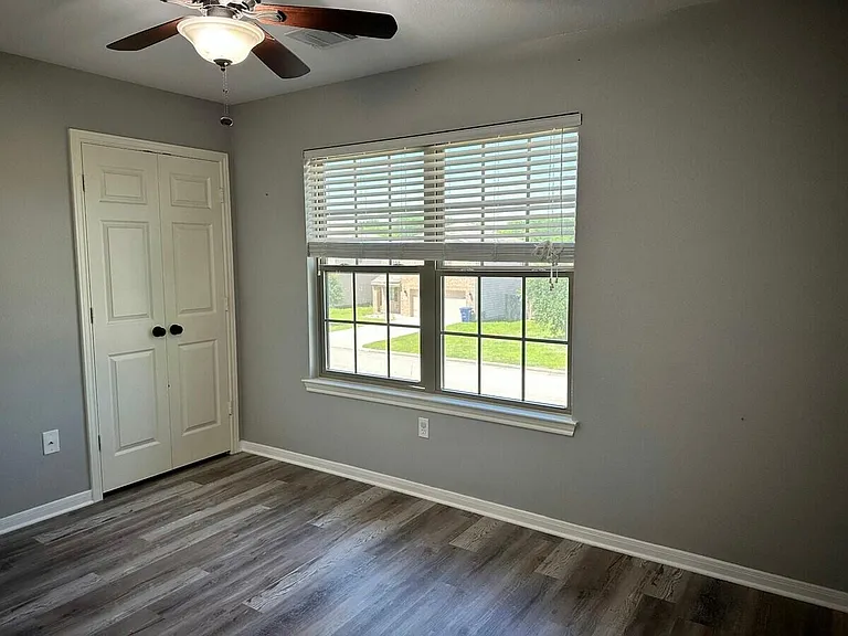 Tracy Ln — Photo 3