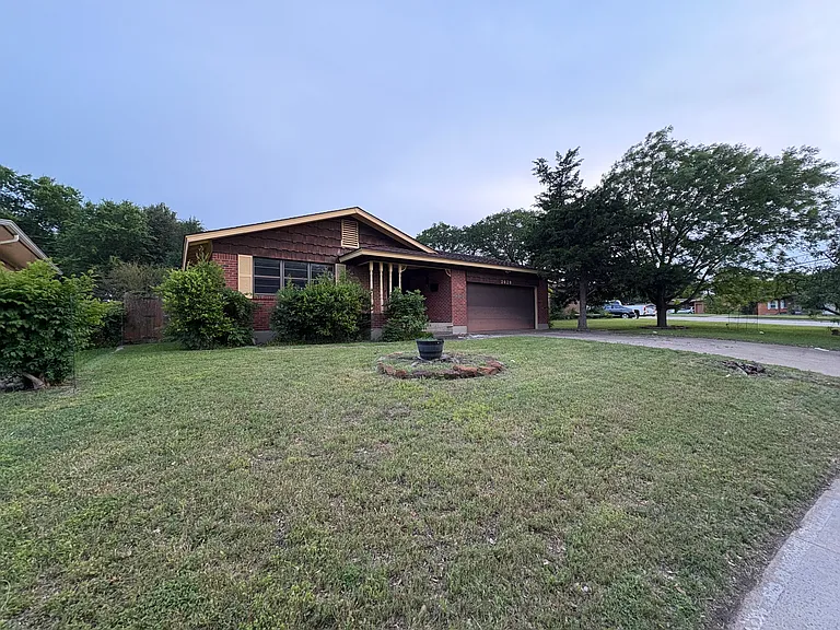 2020 Billie Dr — Photo 2