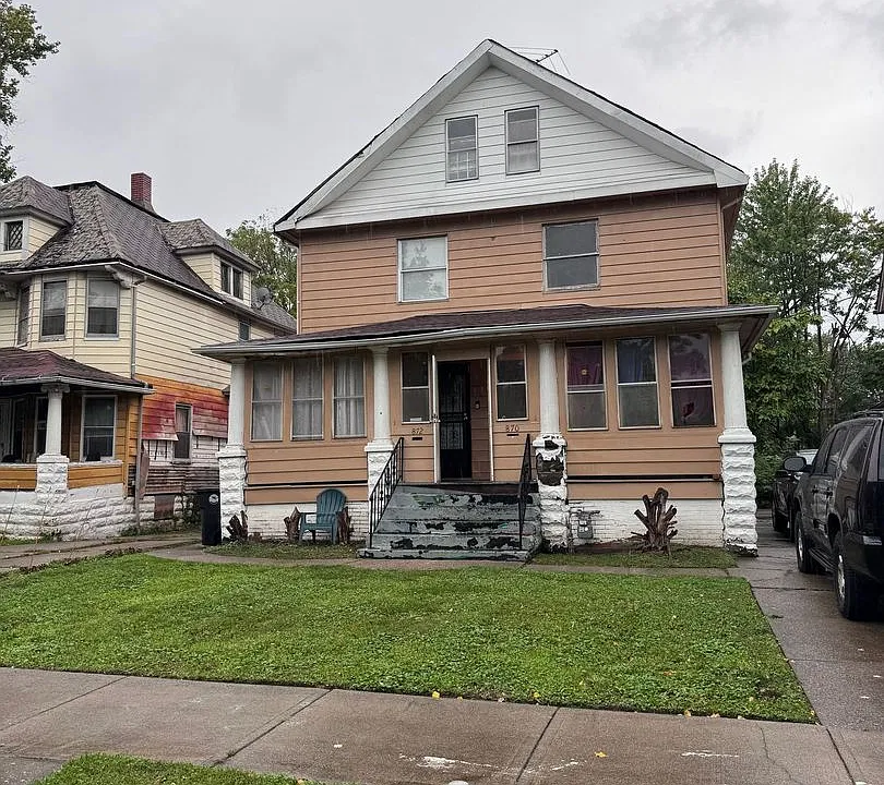 E. 150th St 870