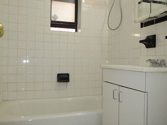 5th image of 4307 42nd St