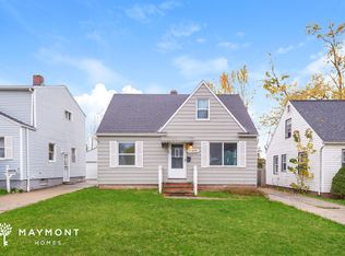 12414 Park Knoll Dr, Garfield Heights, OH