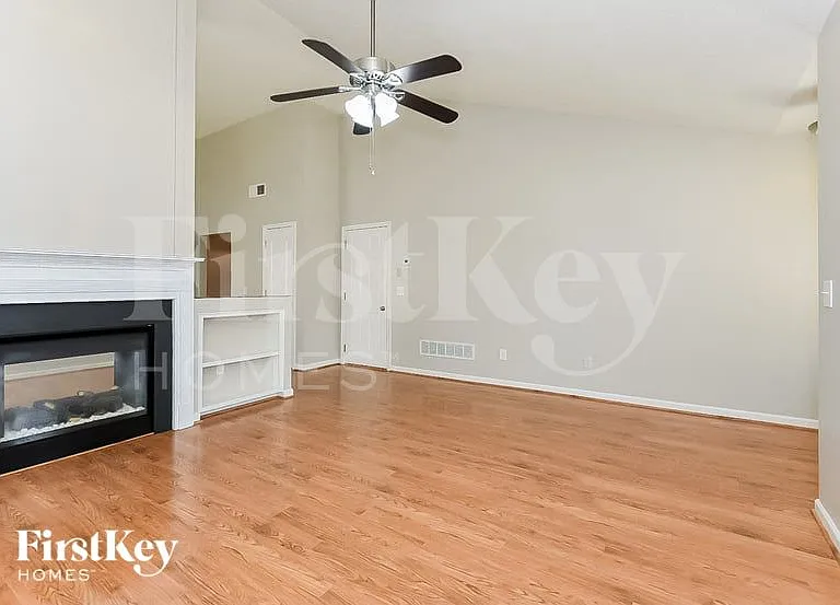 307 White Oak Way — Photo 4