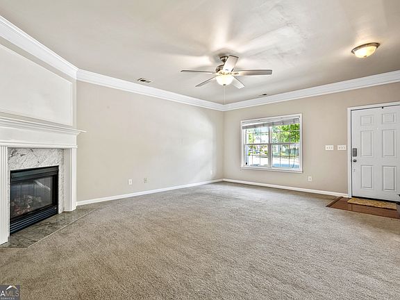 3rd image of 606 Lofty Ln SW