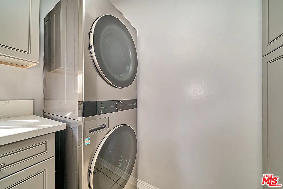 2 bed, 2.0 bath, 1040 sqft, $2,850 — Photo 4