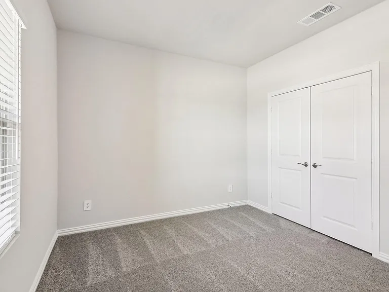 701 Easthill Dr — Photo 11