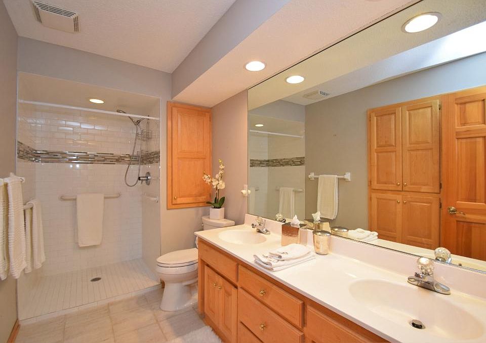 2nd image of 2599 Parkview Dr