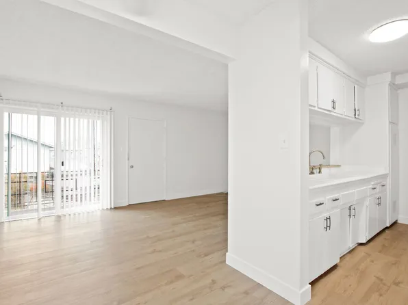 241 E Fremont Square