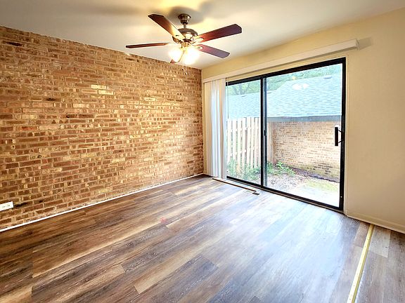 4th image of 734 Concord Ln #734