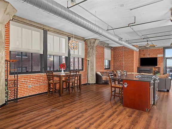 4th image of 1619 Washington Ave #402