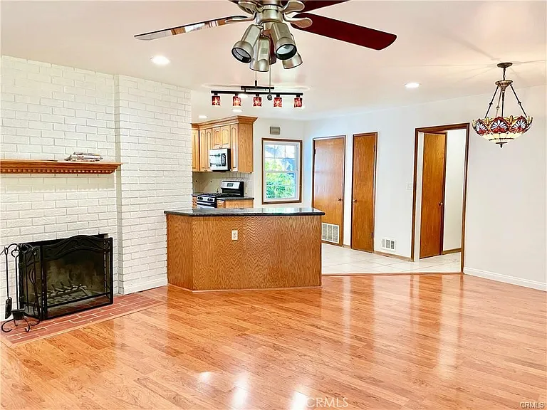 2624 N Towner St — Photo 3