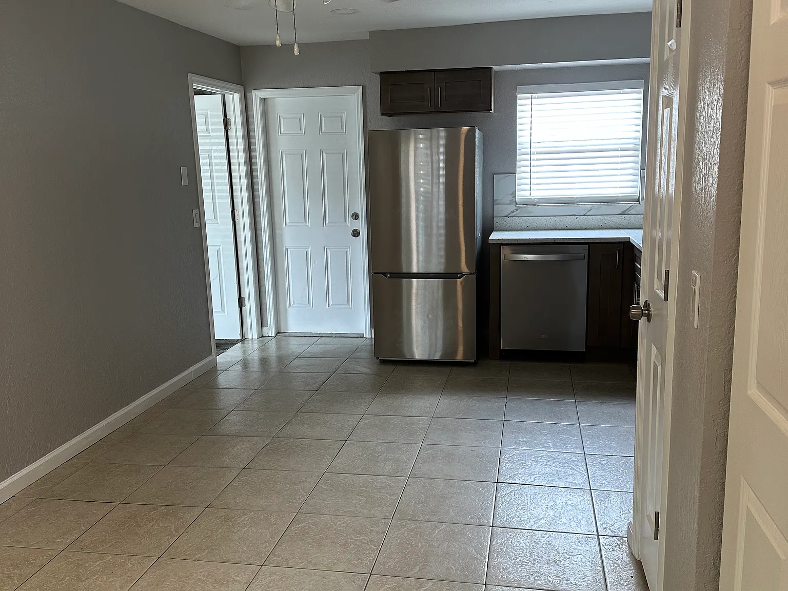 3 bed, 1491 sqft, $2,200 — Photo 3