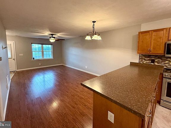 5th image of 102 Granny Smith Dr