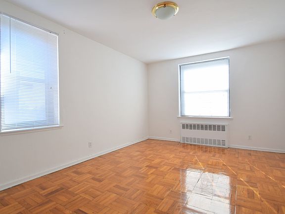 Harbor House - Bedroom - F Line