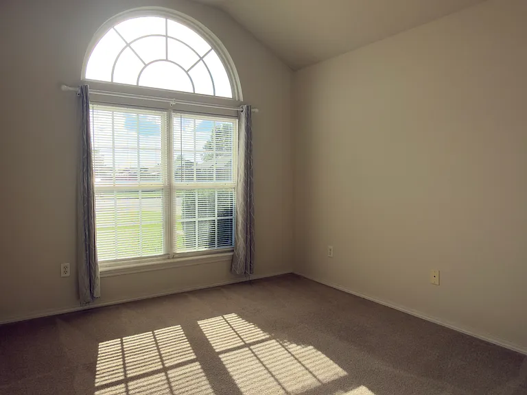 1505 Elington St — Photo 10