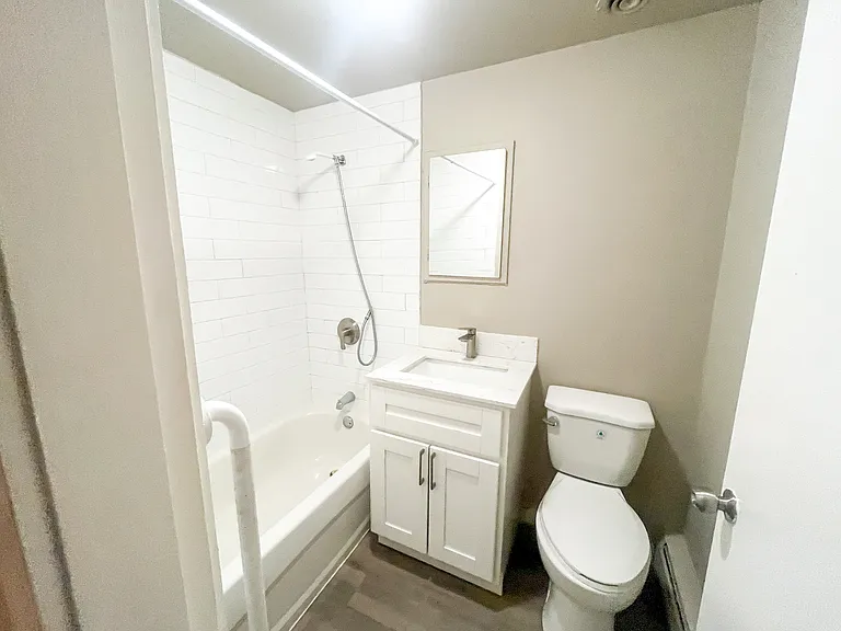 1424 Victoria Ave — Photo 11