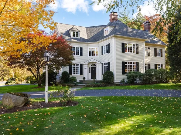 194 Grove St, Wellesley, MA 02482