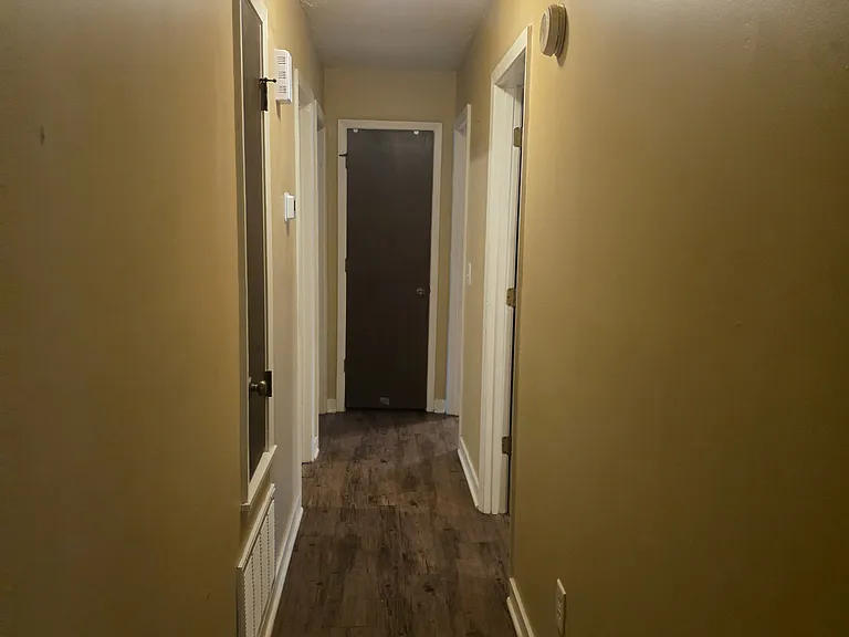 1437 Summit Ave — Photo 7