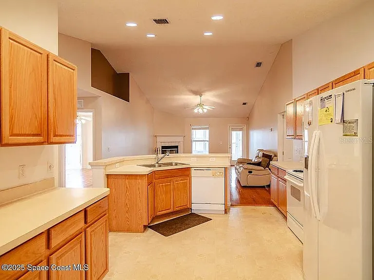 778 Hamm St NW — Photo 8