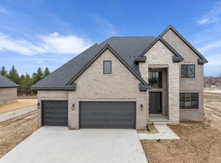 14106 Quail View Dr, Washington, MI 48094