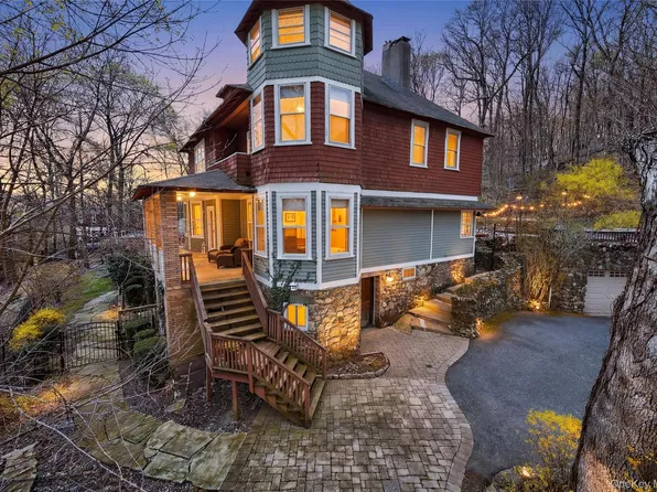 65 Rockledge Drive, Suffern, NY 10901