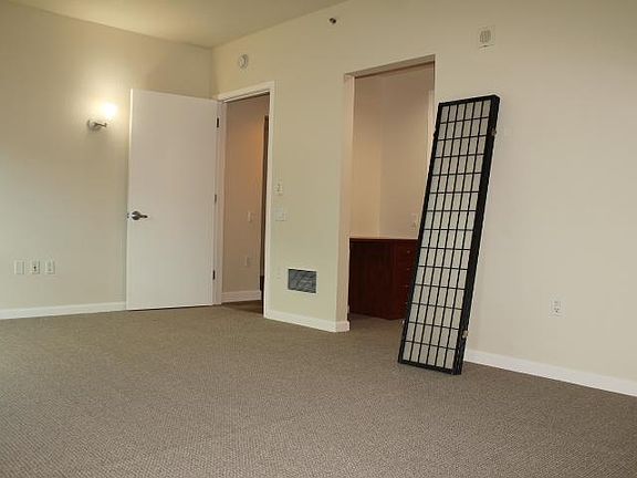 5th image of 1 Mandalay Pl Unit 1106