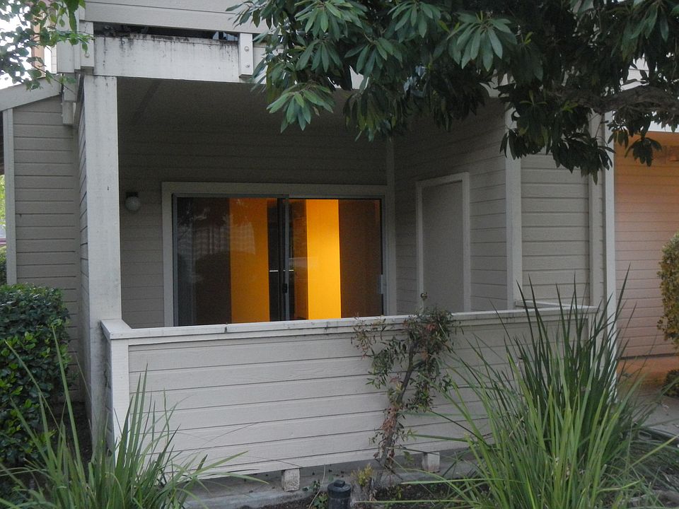 1st image of 1124 Cedar Gables Dr