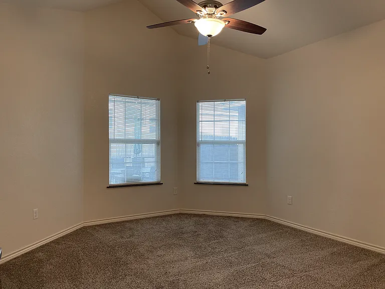7015 Hallie Rdg — Photo 15
