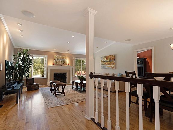 2nd image of 246 Parkview Dr