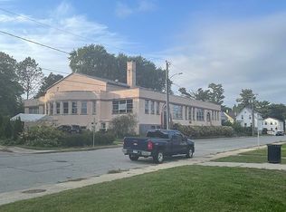 25 Riverview Ave, New London, CT 06320
