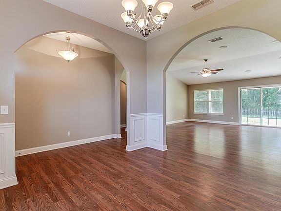 5th image of 2521 Royal Pointe Dr