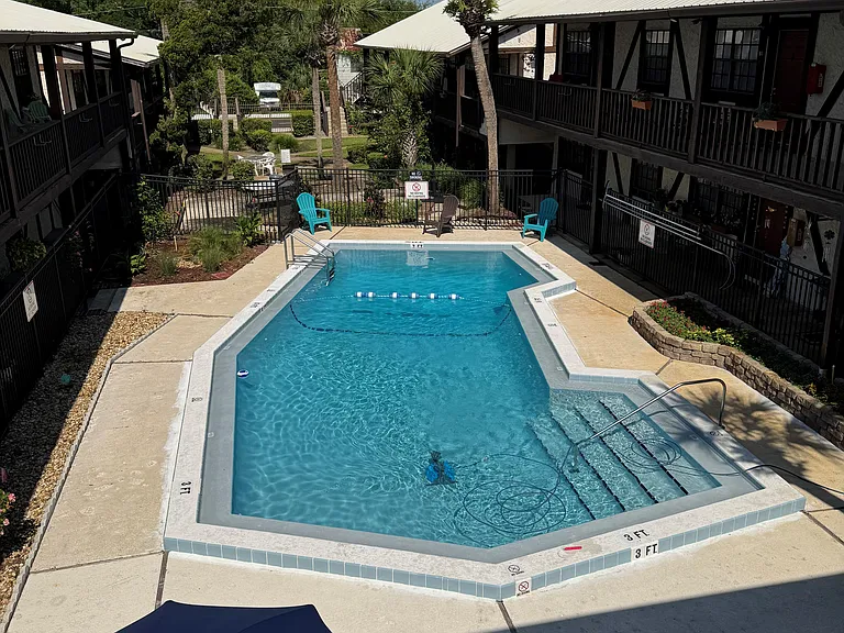 Lyn Village Apartments — Photo 2