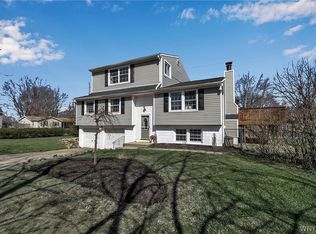 8 Canfield Ter, Orchard Park, NY 14127