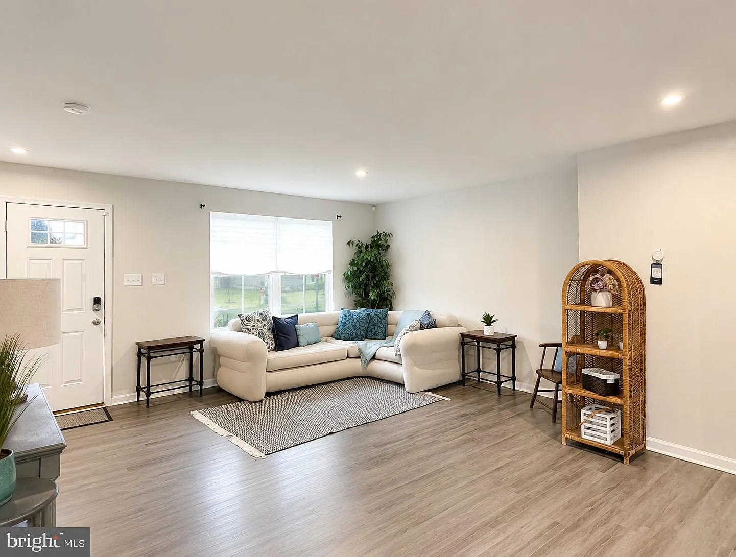 3 bed, 2.5 bath, 1440 sqft, $2,500 — Photo 3