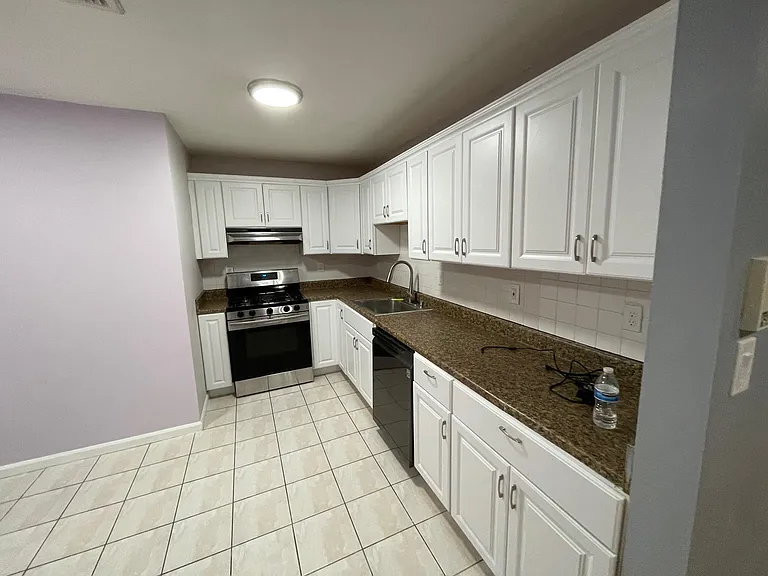 304 Georges Rd #A1 — Photo 10