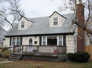 15 Peck Ave, Merrick, NY 11566