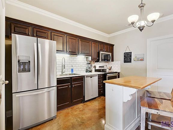 5th image of 888 S Kenilworth Pkwy APT 4E
