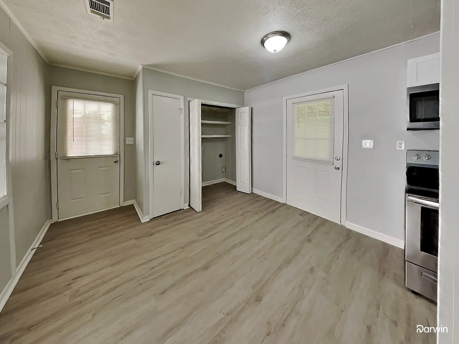 3 bed, 1.0 bath, 1056 sqft, $1,375 — Photo 4