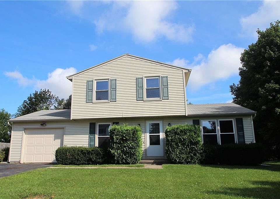 1st image of 5864 Mountain Ash Dr