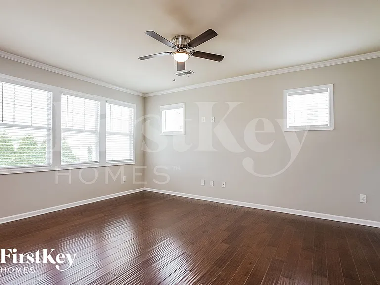 175 Heathwood Dr — Photo 8