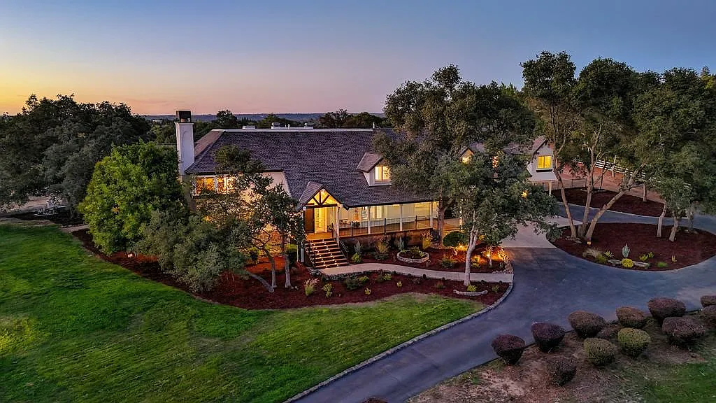 5947 Ridge Park Dr photo 1