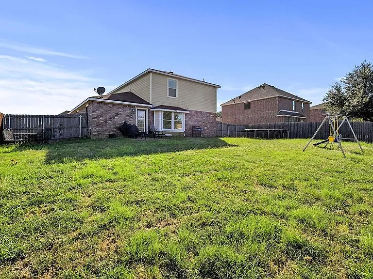 2702 Maci Ct — Photo 22