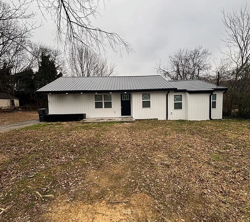 218 Michael St