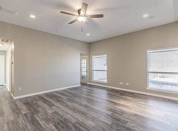 4th image of 609 Rolling Hills Dr
