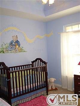 4th image of 215 Iroquois Dr