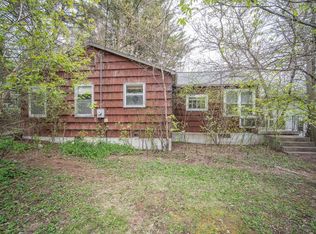 1523 W Shore Dr, Delafield, WI 53018